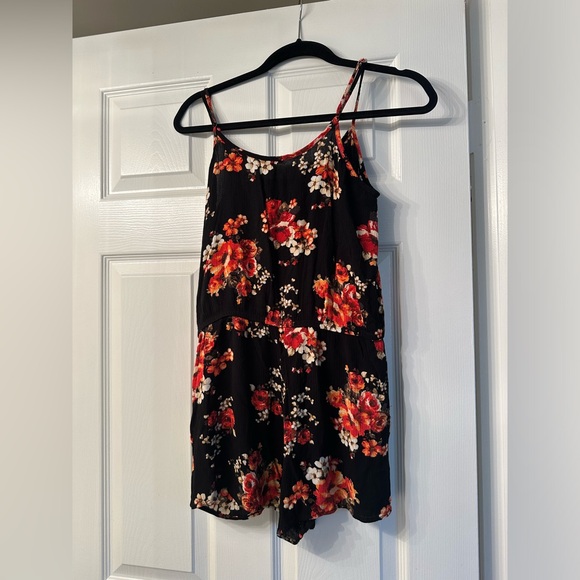 Floral Romper - Picture 2 of 2